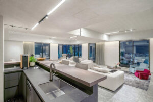 写真：015 living とhome bar 20250820